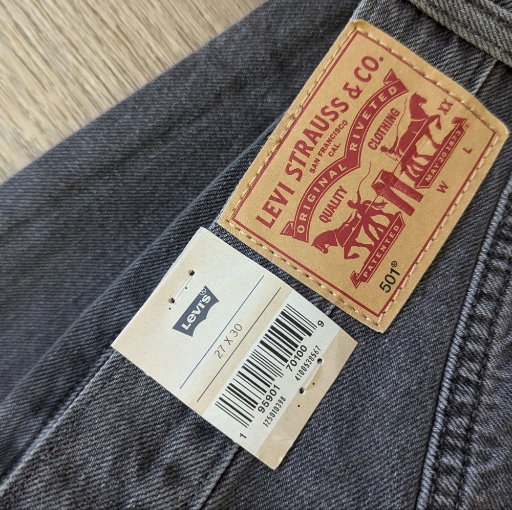 NWT Levi's 501 Original 100% Cotton Washed Black Jean Size 27 x 30 - Picture 6 of 6